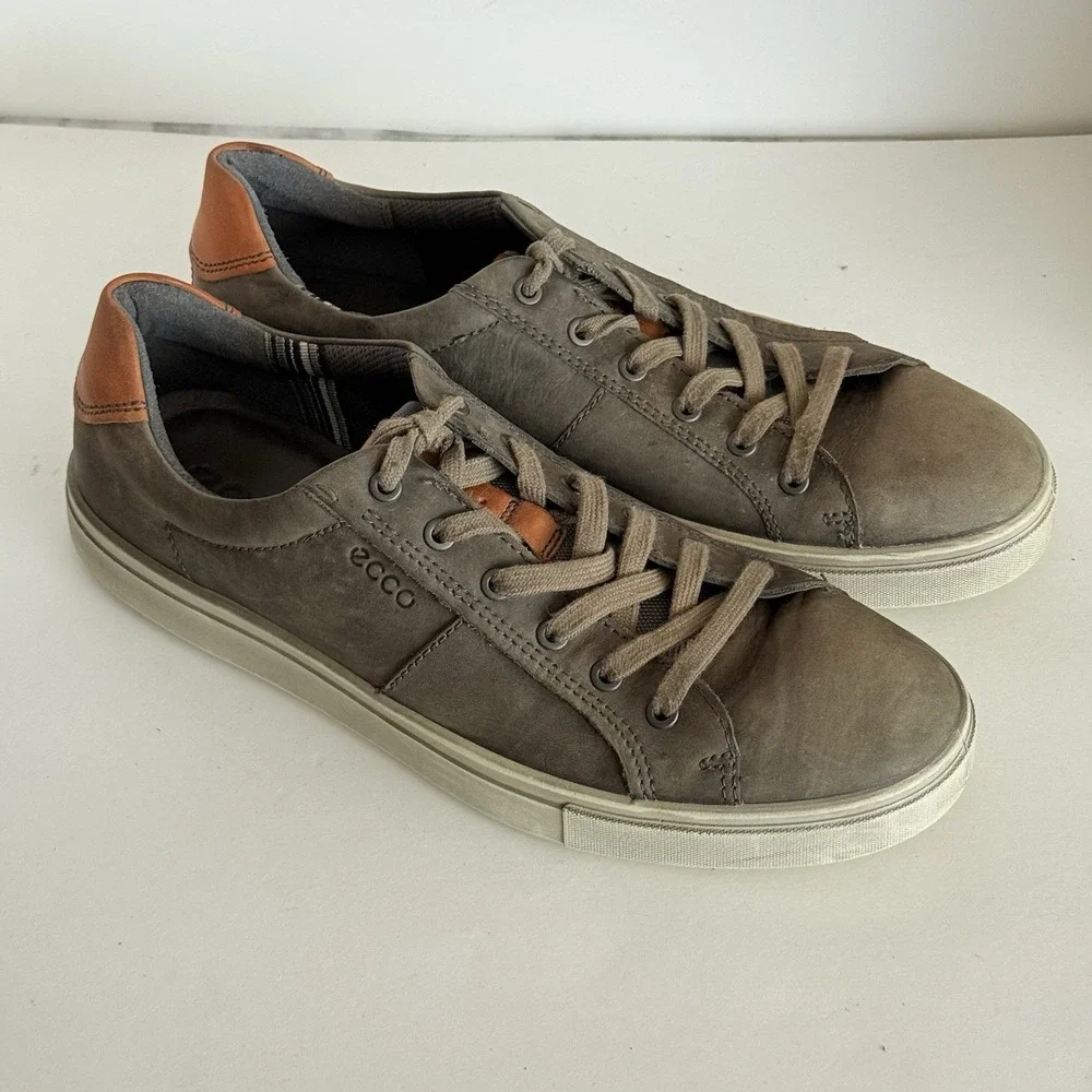 Ecco step into